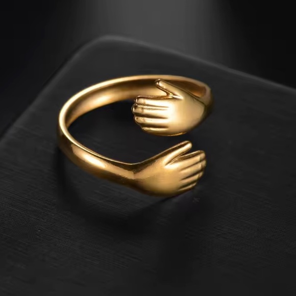 Retro Hand Hug Gold Ring - Picture 1 of 5